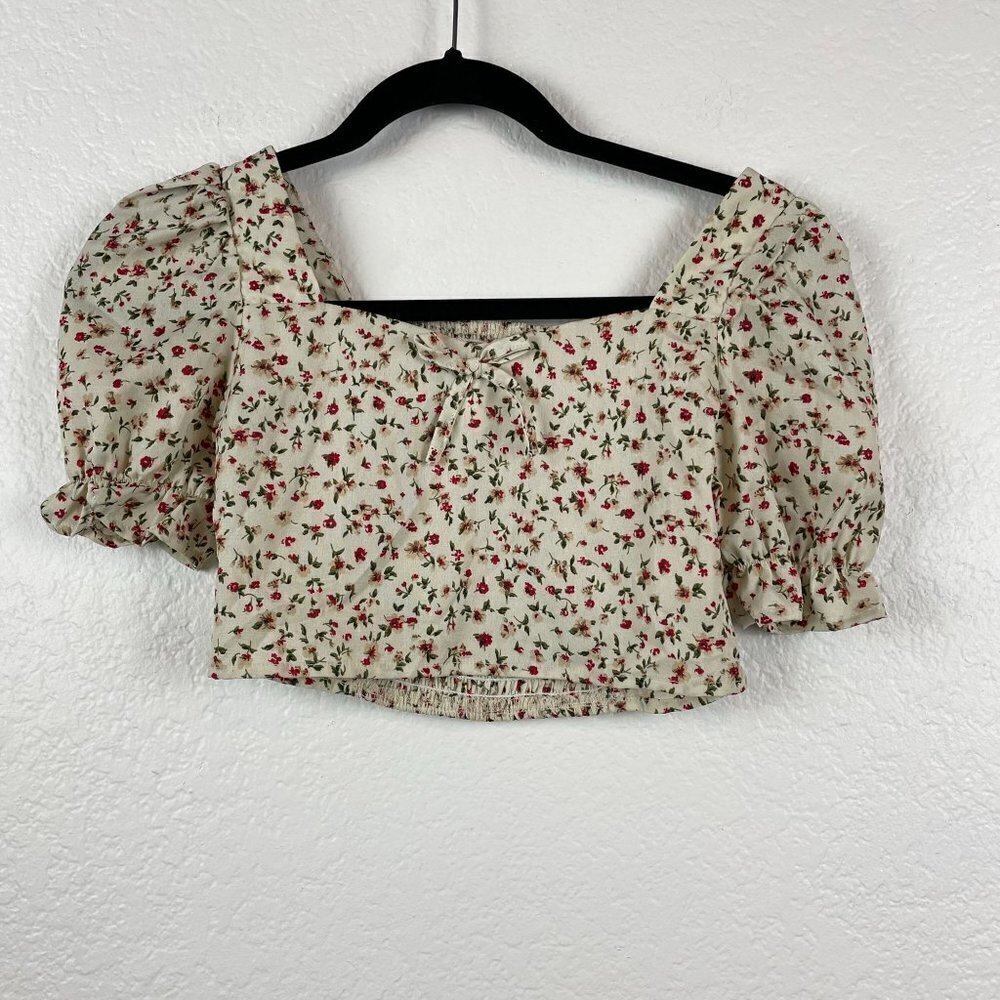SHEIN Floral Cropped Top with Puffer Sleeves